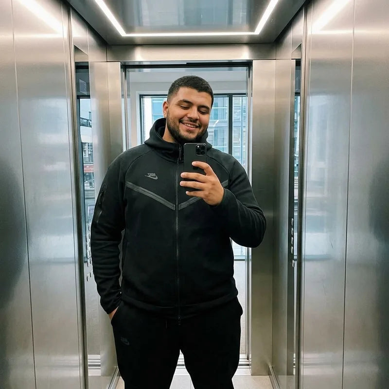 Cliente con el conjunto negro